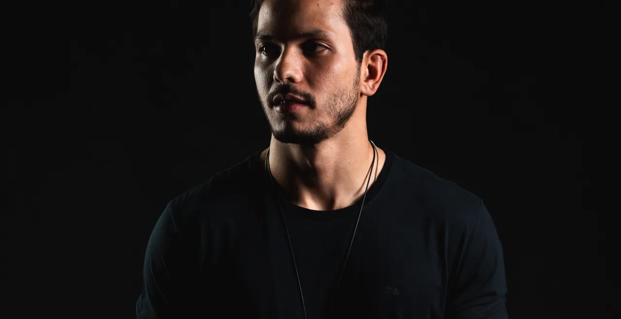 Evan Holfe: do underground de Sergipe à Progressive Generation, uma leitura autoral do melodic techno brasileiro